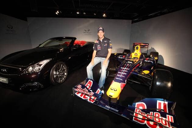 SEBASTIAN VETTEL (GER) - RED BULL RENAULT RB7 - AMBIANCE PORTRAIT WITH NEW INFINITI CAR Formule 1 : Grand Prix-Essais-Free Practice-Canada-Montreal-  o0 Fahrzeug PKW Objekte Auto