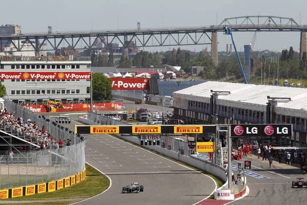 Motorsports: FIA Formula One World Championship 2011, Grand Prix of Canada, 08 Nico Rosberg (GER, Mercedes GP Petronas F1 Team) xHOCHxZWEIx o0 Sportstätte Rennstrecke Totale