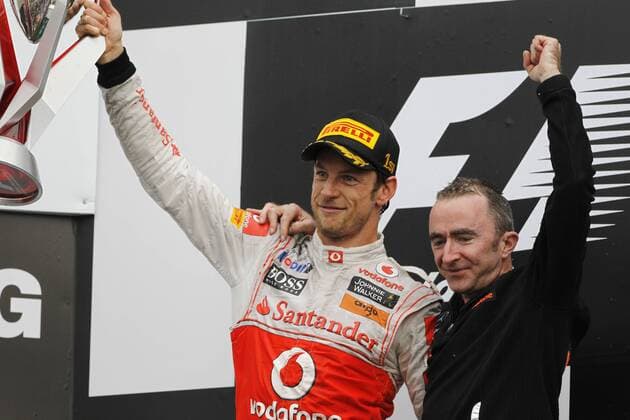 Motorsports: FIA Formula One World Championship 2011, Grand Prix of Canada, Sieger Jenson Button (GBR, McLaren Mercedes), Paddy Lowe (GBR, McLaren Mercedes), xHOCHxZWEIx o0 Siegerehrung Sieg, Sieger