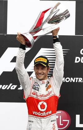 Motorsports: FIA Formula One World Championship 2011, Grand Prix of Canada, Sieger Jenson Button (GBR, McLaren Mercedes), xHOCHxZWEIx o0 Sieg Siegerehrung Pokal, Trophäe Objekte