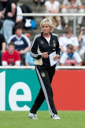 12.06.2011, GER, Neuisenburg, Trainingseinheit der deutschen Frauen Nationalmannschaft, Silvia Neid (Trainerin)