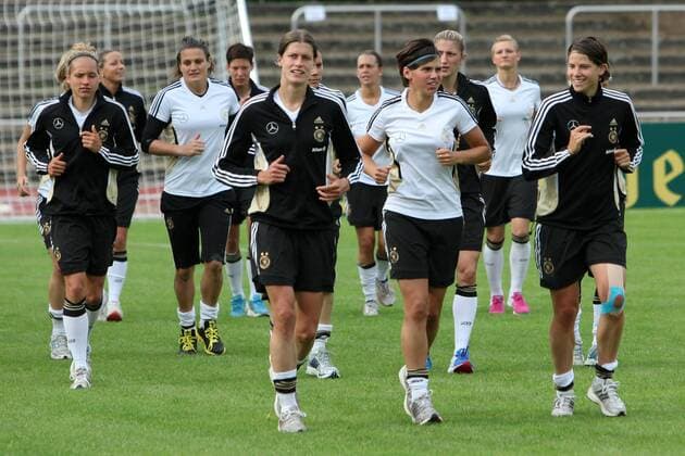 12.06.2010, Frauenfußball-Nationalmannschaft, Training, Lehrgang in Neu-Isenburg.