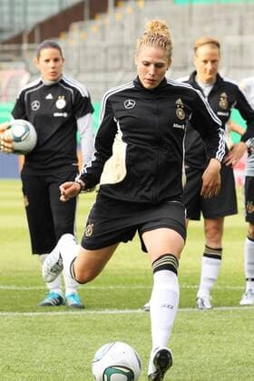 KIM KULIG ABSCHLUSSTRAINING DER DEUTSCHEN FUSSBALLNATIONALMANNSCHAFT DER FRAUEN MAINZ 15.6.11