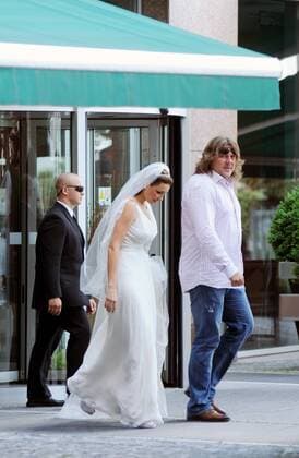 Czech model Alena Seredova (middle) got married in Prague with Italian soccer player Gianluigi Buffon (Juventus Turin) on June 16, 2011. (CTKxPhoto VeronikaxSimkova)  CTKPhoto42201106160491901