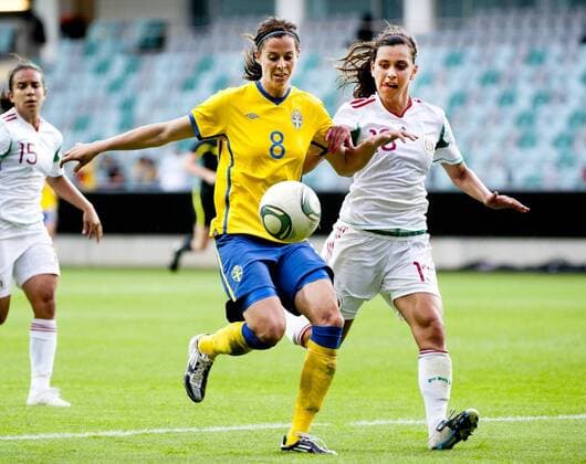 16.06.2011, Göteborg - Freundschaftsspiel 2011 - Schweden vs Mexiko --- Lotta Schelins erzielt das 2:0 gegen Natalie Garcia --- KP0300003  o0 Tor