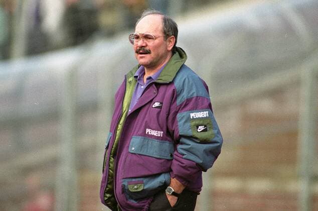 Aus 2. BL Saison 1990 1991 Hannover 96 gegen den 1. FC Saarbrücken 1:1 am 16.03.1991 im Niedersachsenstadion. Im Foto: 1. FC Trainer Klaus Schlappner. Einzelbild