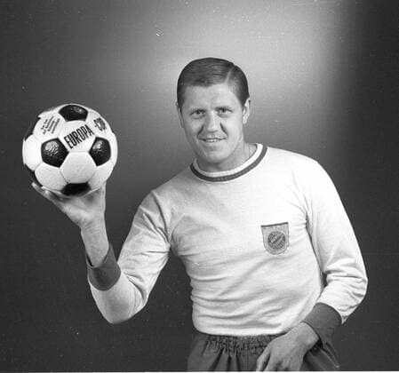 Karl Borutta - FC Bayern München 1966 1967 o0 1. BL Fotoshooting Studio, Studioaufnahme Porträt