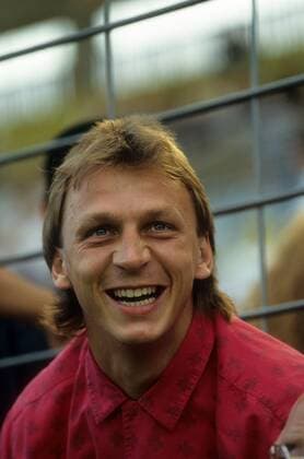 Andreas Thom - Supercup Sieger 1993 mit Bayer 04 Leverkusen Fußball Herren Supercup 1993 Porträt Leverkusen Freude,
