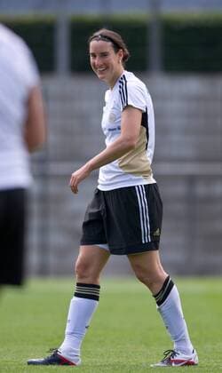 Birgit PRINZ (GER) Fussball Offizielles Training der deutschen Frauen-Fussballnationalmannschaft am Vormittag in Berlin, Deutschland am 22.06.2011,