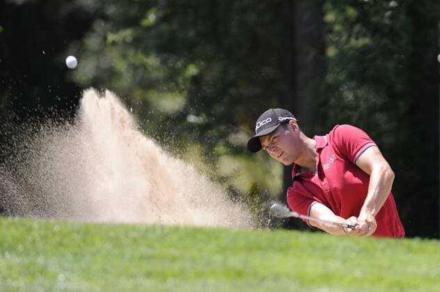 Martin KAYMER (GER),Golfprofi,Golf,Einzelbild,Einzelaktion,angeschnittenes Einzelmotiv, Bunkerschlag,Sandbunker,Sand,BMW International Open 2011 in Muenchen Eichenried.