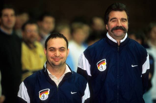Bundestrainer Heiner Brand und Co Trainer Bob Hanning (GER) Handball Länderspiel Herren Freundschaftsspiel 1998 Nationalteam Gruppe Hannover