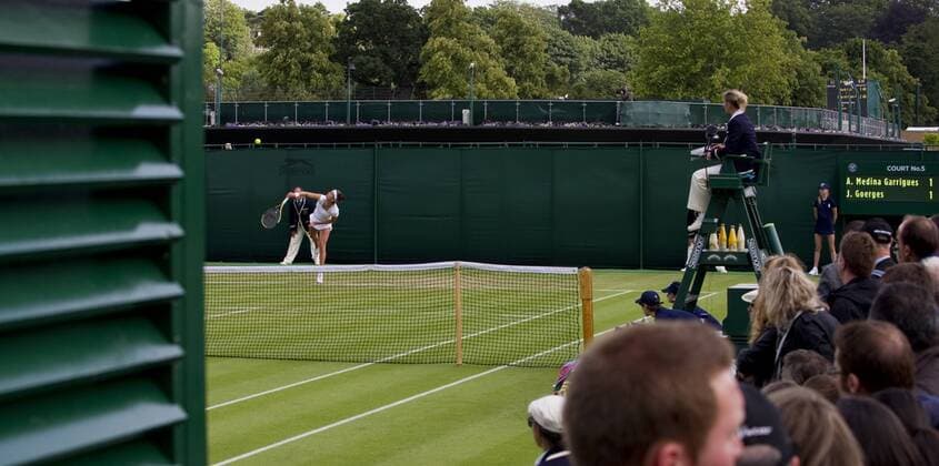 Tennis: Wimbledon Championship 2011, Julia Görges from Germany in action during her first round match on Day Three of the Wimbledon Lawn Tennis Championships at the All England Lawn Tennis and Croquet Club, June 22, 2011, London, England. xHOCHxZWEIx xKirstenxHolstx o0 Totale