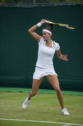 Tennis: Wimbledon Championship 2011, Julia Görges from Germany in action during her first round match on Day Three of the Wimbledon Lawn Tennis Championships at the All England Lawn Tennis and Croquet Club, June 22, 2011, London, England. xHOCHxZWEIx xKirstenxHolstx