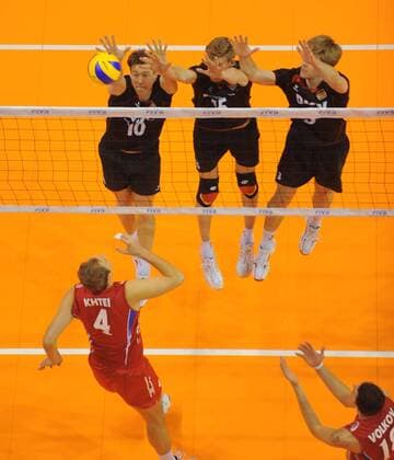 Volleyball Berlin 23.06.2011 World League Herren Deutschland (GER) - Russland (RUS) Taras Khtei Jochen Schöps Max Gunthör Sebastian Schwarz v.li.