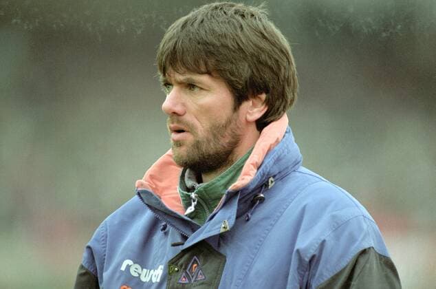 2. BL Saison 1993 1994 Hannover 96 (Rot) gegen Bayer 05 Uerdingen 2:1 am 16.04.1994. Im Foto: Uerdingen Trainer Friedhelm Funkel. Porträt