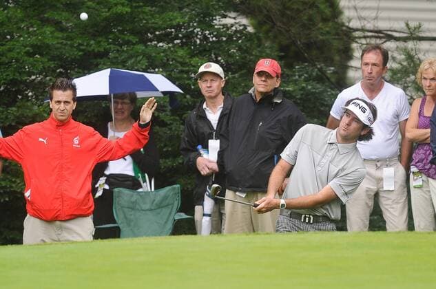 June 24, 2011 - Cromwell, Connecticut, U.S - Bubba Watson chips onto the 6th hole green after hitting his approach shot over the green in the first round of the Travelers Championship at the TPC River Highlands on Friday. Watson finished the first round with a 4-under 66. PGA Golf Herren 2011 - Jun 24 - Travelers Championship First Round - ZUMAq39