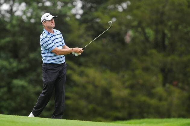 June 24, 2011 - Cromwell, Connecticut, U.S - Scott Verplank watches his approach shot on the 2nd hole in the first round of the Travelers Championship at the TPC River Highlands on Friday. Verplank finished the round at 3-under par. PGA Golf Herren 2011 - Jun 24 - Travelers Championship First Round - ZUMAq39