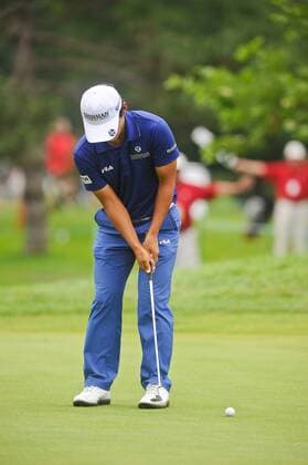 June 24, 2011 - Cromwell, Connecticut, U.S - Sunghoon Kang putts on the 5th hole during first round play of the Travelers Championship at the TPC River Highlands on Friday. PGA Golf Herren 2011 - Jun 24 - Travelers Championship First Round - ZUMAq39