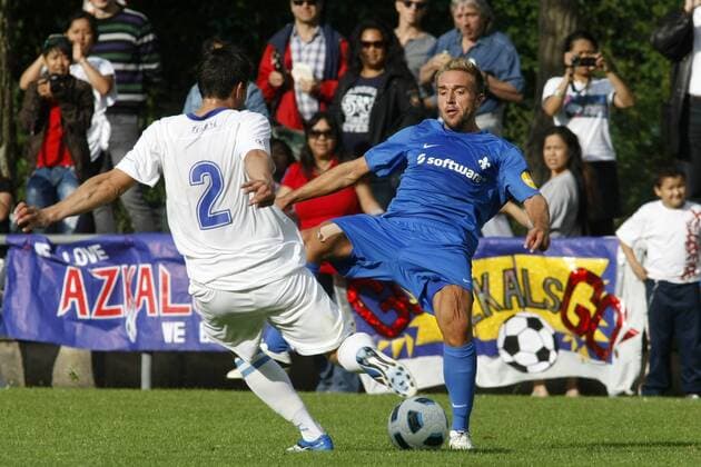 24.06.2011, 3. Liga, Testspiel: SV Darmstadt 98 - Nationalmannschaft Philippinen. Markus Heckenberger (SV Darmstadt 98, R), Robert Gier.