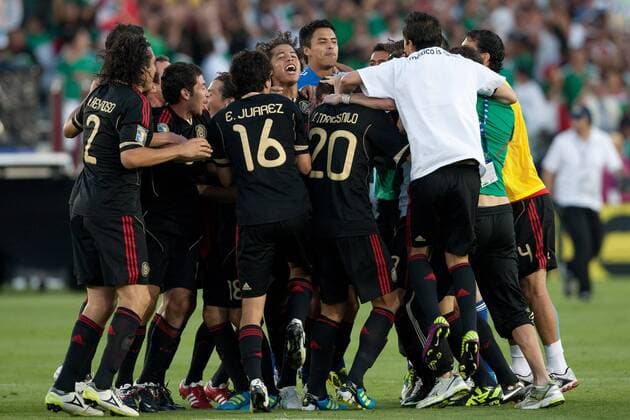 June 25, 2011 - Pasadena, California, U.S - Mexico celebrate winning the 2011 CONCACAF Gold Cup championship game between United States and Mexico at a sold out Rose Bowl. Mexico went on to defeat United States with a final score of 4-2. Gold Cup 2011 final - Jun 25 - United States vs Mexico  - ZUMAx72