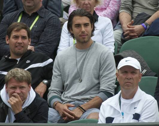 Tennis: Wimbledon Championship 2011 , Maria Sharapova s boyfriend Sasha Vujacic during the Ladies Singles 3rd Round match on day six of the Wimbledon Lawn Tennis Championships at the All England Lawn Tennis and Croquet Club. xHOCHxZWEIx xPropagandax  o0 Partner, Mann, Freund, Lebensgefährte Familie privat