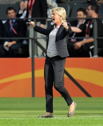 FUSSBALL FIFA FRAUEN WELTMEISTERSCHAFT 2011 GRUPPE A Deutschland - Kanada 26.06.2011 Trainerin Silvia NEID (Deutschland) jubelt nach dem Tor zum 2:0  DFB