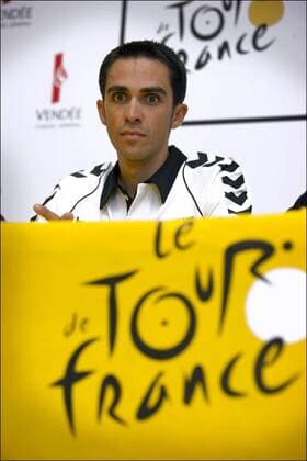 Alberto Contador (ESP Saxobank Sungard) Cyclisme : Conference de presse des equipes - Tour de France - 30.06.2011 - PhotoNews Panoramic 