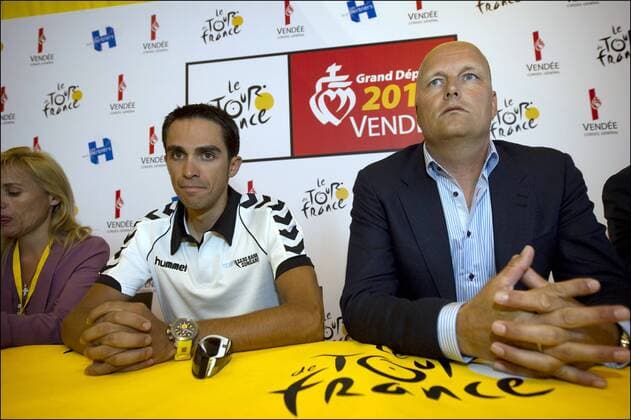 Alberto Contador (ESP Saxobank Sungard) - Bjarne Riis (DAN directeur sportif de l equipe Saxobank Sungard) Cyclisme : Conference de presse des equipes - Tour de France - 30.06.2011 - PhotoNews Panoramic 