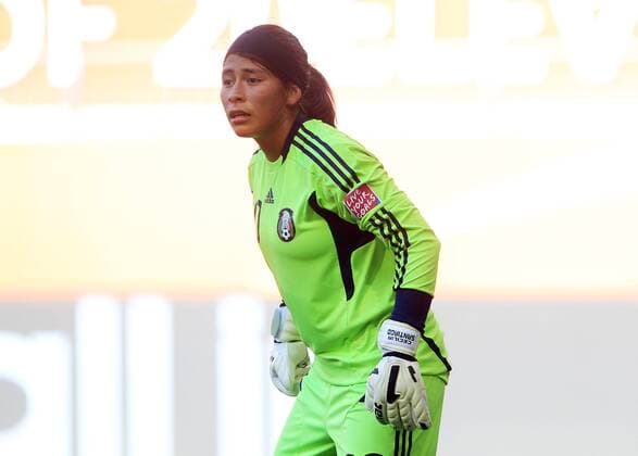 Football - soccer: FIFA Women s World Cup 2011 , Mexico (MEX) - England (ENG) , Cecilia Santiago (MEX , 20) xHOCHxZWEIx xPhilippxSzyzax