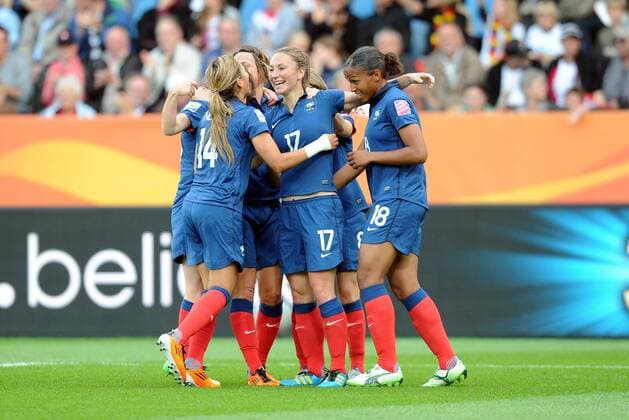 Football : Canada France - FIFA Women s World Cup 2011- Bochum - 30 06 2011 - Rewirpower Stadion - BUT Gaetane THINEY - Marie Laure DELIE (FRA) - Football : France Canada - World Cup - 30 06 2011 AnthonyBibard FEP Panoramic 