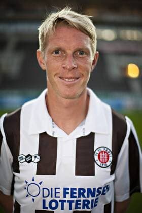 Marius Ebbers (St.Pauli) Portraittermin unter Flutlicht. 2.Bundesliga, Saisonvorbereitung, Saison 2011 2012