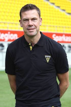 Fussball 2.Bundesliga 2011 12 - Fototermin Alemannia Aachen: Erik Meijer ( Sportdirektor )