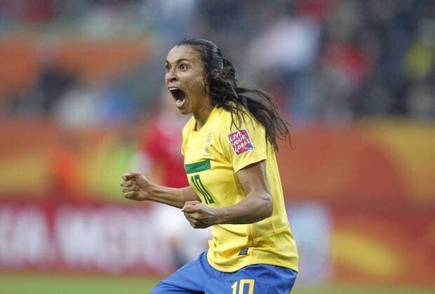 IMAGO Iconic Moments, Fußball - Frauen Marta, Brasilien, jubelt nach ihrem Treffer zum 1:0, Freisteller, Einzelbild, Jubel, Freude, Tor, quer Brasilien-Norwegen, Brasilia-Norway, FIFA Womens World Cup 2011, WM, FIFA Frauen-Weltmeisterschaft 2011, Wolfsburg, 3.7.2011 Volkswagen-Arena