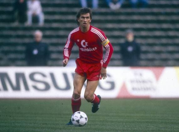 Fussball, 1. Bundesliga FC Bayern Muenchen-Hamburger SV 1:0 11.03.1989 Klaus AUGENTHALER (Bayern)