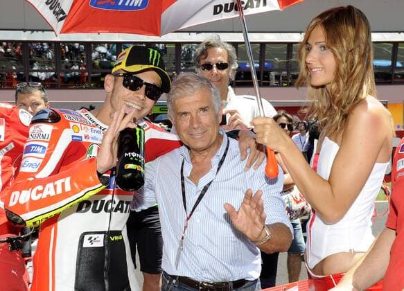 Li. Valentino Rossi, ITA, Ducati, re. Giacomo Agostini, Motorrad Legende, MotoGP, Mugello, Motorrad WM, Italien, 03.07.2011  o0 Grid Freude