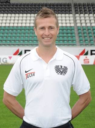 04.07.2011,Fussball, 3. LIGA, Saison 2011 2012, SPORTANLAGE PREUßEN MÜNSTER STADION, Münster Fototermin SC Preußen Münster 2011 2012 Portrait Ingo Schlösser (Co-Trainer SC Preußen Münster)