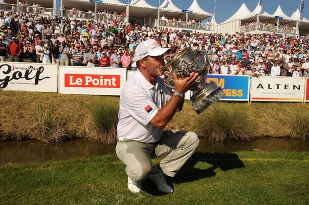 Thomas Levet (France) Golf : Open de France - 03.07.2011 xNLeGouicxFEPxPanx  o0 Siegerehrung Sieg, Sieger Jubel Freude Pokal Trophäe Objekt