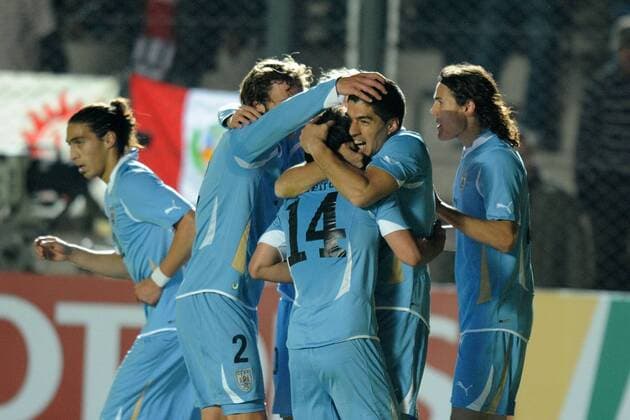 San Juan - Copa America - Uruguay - Peru - Torjubel Luis Suarez (URU, 2R) - 