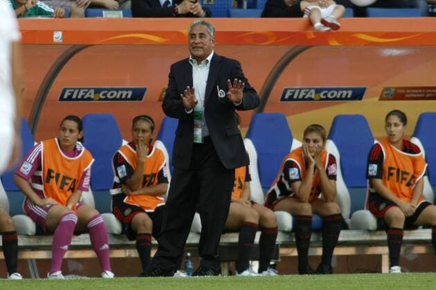 05.07.2011, FIFA Frauen-Weltmeisterschaft 2011, Vorrunde, Gruppe B, Neuseeland - Mexiko. Trainer Leonardo CUELLAR (Mexiko).