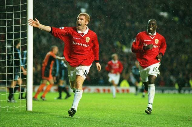 Paul Scholes celebrates scoring Man Utd s 2nd goal with Dwight Yorke. Manchester United v Olympique Marseille. European Champions League, Group D 29 09 1999. 