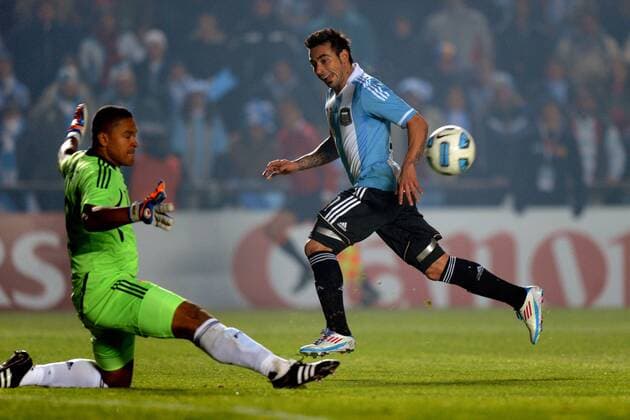 Santa Fe, Argentina - Colombia, Ezequiel Lavezzi-Luis Enrique Martinez 