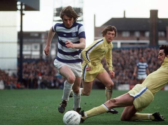STAN BOWLES (QPR) NORMAN HUNTER and TREVOR CHERRY (LEEDS). Queens Park Rangers v LEEDS UNITED 24 4 76 1975 76 season 