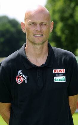 Fussball, Fototermin zur Bundesliga-Saison 2011 2012: 1. FC Köln: Chef-Trainer Stale Solbakken.