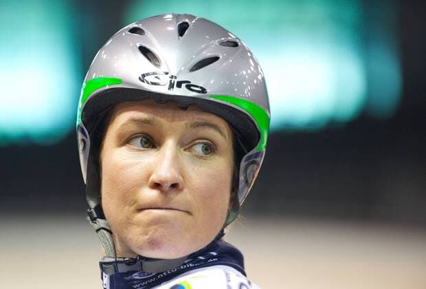 Radsport Berlin 07.07.2011 Deutsche Bahnradmeisterschaften 3000m Einerverfolgung Damen Claudia Pechstein (Eisschnellläuferin) startet und versucht sich im Bahnradsport für die Olympischen Sommerspiele in London 2012 zu qualifizieren