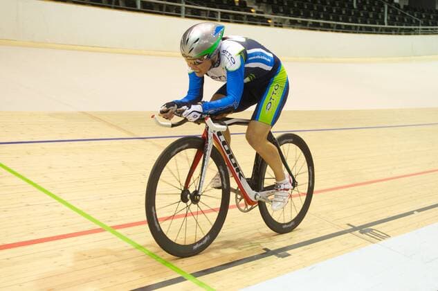 Radsport Berlin 07.07.2011 Deutsche Bahnradmeisterschaften 3000m Einerverfolgung Damen Claudia Pechstein (Eisschnellläuferin) startet und versucht sich im Bahnradsport für die Olympischen Sommerspiele in London 2012 zu qualifizieren