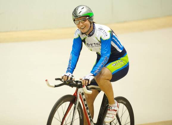 Radsport Berlin 07.07.2011 Deutsche Bahnradmeisterschaften 3000m Einerverfolgung Damen Claudia Pechstein (Eisschnellläuferin) startet und versucht sich im Bahnradsport für die Olympischen Sommerspiele in London 2012 zu qualifizieren