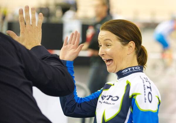 Radsport Berlin 07.07.2011 Deutsche Bahnradmeisterschaften 3000m Einerverfolgung Damen Claudia Pechstein (GER) startet und versucht sich im Bahnradsport o0 Zweitkarriere