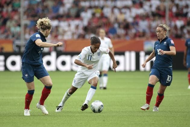 v.l. Laure Lepailleur (Frankreich), Rachel Yankey (England), Camille Abily (Frankreich), Aktion Frauenfussball, FIFA Frauen-Fussball Weltmeisterschaft 2011, Spiel 26, Viertelfinale, England - Frankreich, 09.07.2011, WM-Stadion Leverkusen,