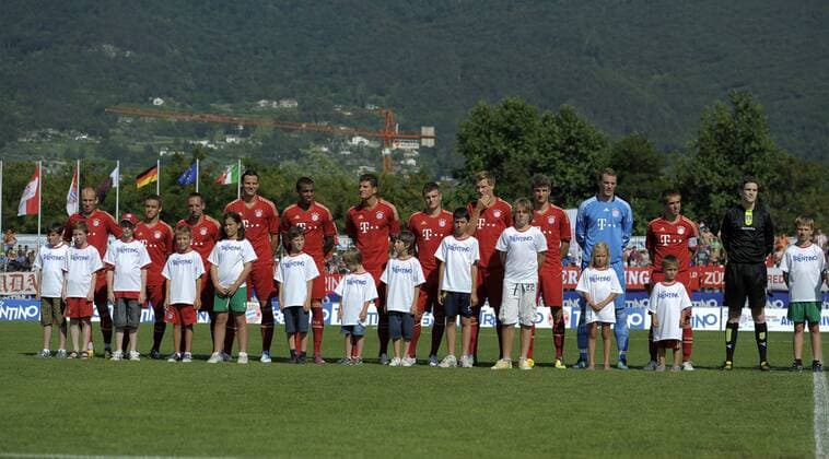 09.07.2011, Fußball 1.Bundesliga, Trainingslager FC Bayern München in Arco (Trentino, Gardasee), Testspiel FC Bayern München - Nationalmannschaft Katar. Mannschaftsaufstellung vor dem Spiel.