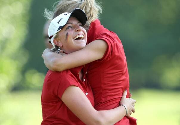 GOLF - Amateur Team-EM, Damen FROHNLEITEN,AUSTRIA,09.JUN.11 - DIVERS, GOLF - Amateur Team Europameisterschaft der Damen, GC Murhof. Bild zeigt den Jubel von Sophia Popov und Thea Hoffmeister (GER). 
